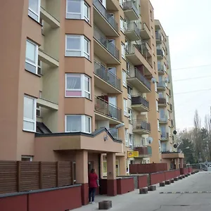  Апартаменты Z Garazem Blisko Lotniska
